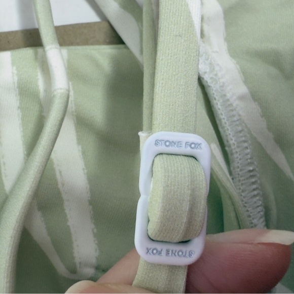 Stone Fox Swim Daya Bikini Top Strappy Crossback Plunging Neck Aloe Lines Size S - Picture 4 of 11